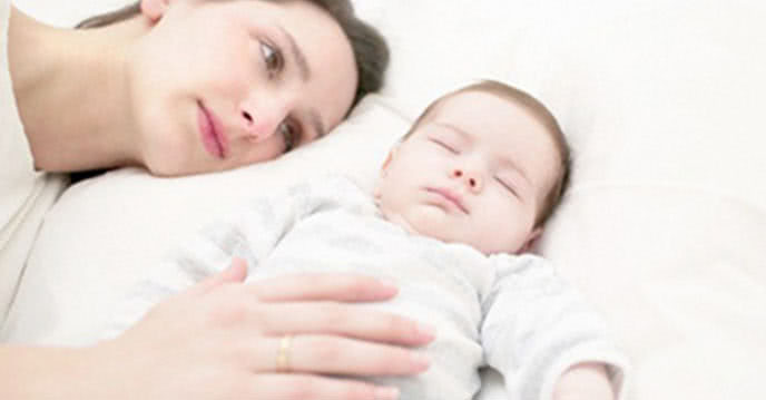 Mẹo giúp phụ nữ sau sinh xì hơi nhanh bằng thuốc lào